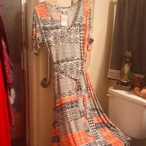 New Stylish Orange and Black Patterned Dress By Chaus Of New York Size L